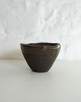 Petite tasse terre noire